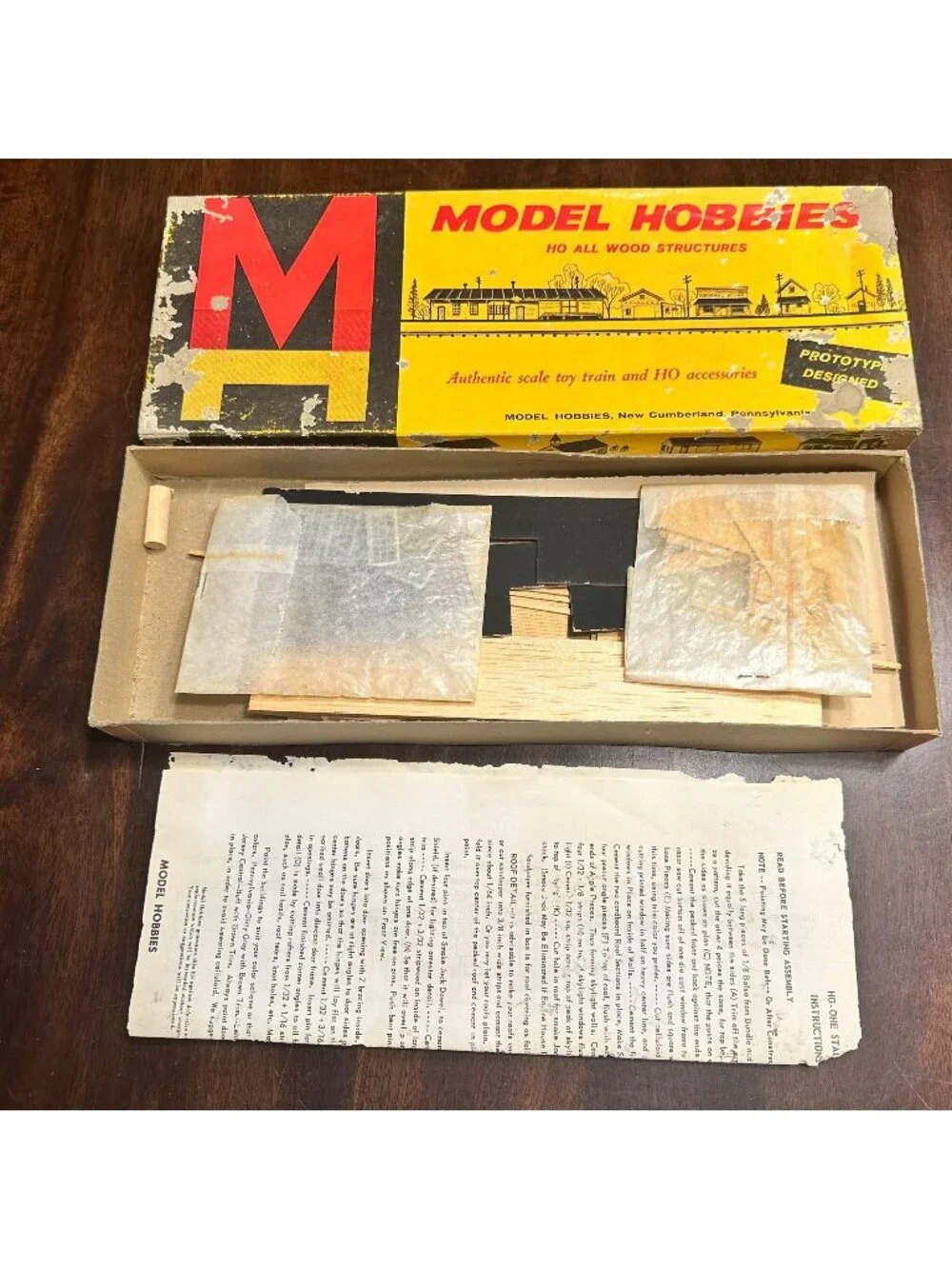 Model Hobbies HO All Wood Engine House Structures Kit